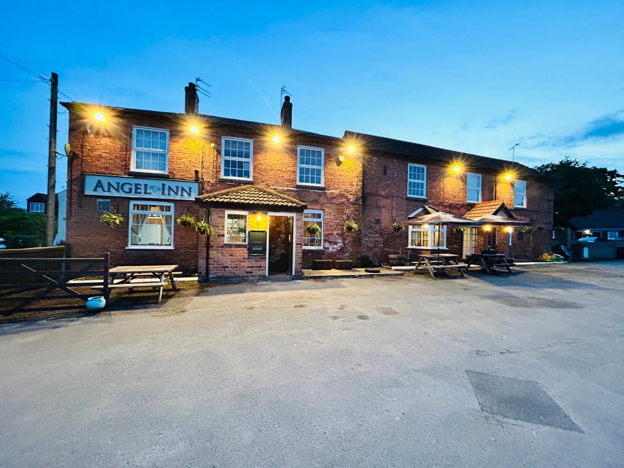 Angel Inn Misson Exterior foto